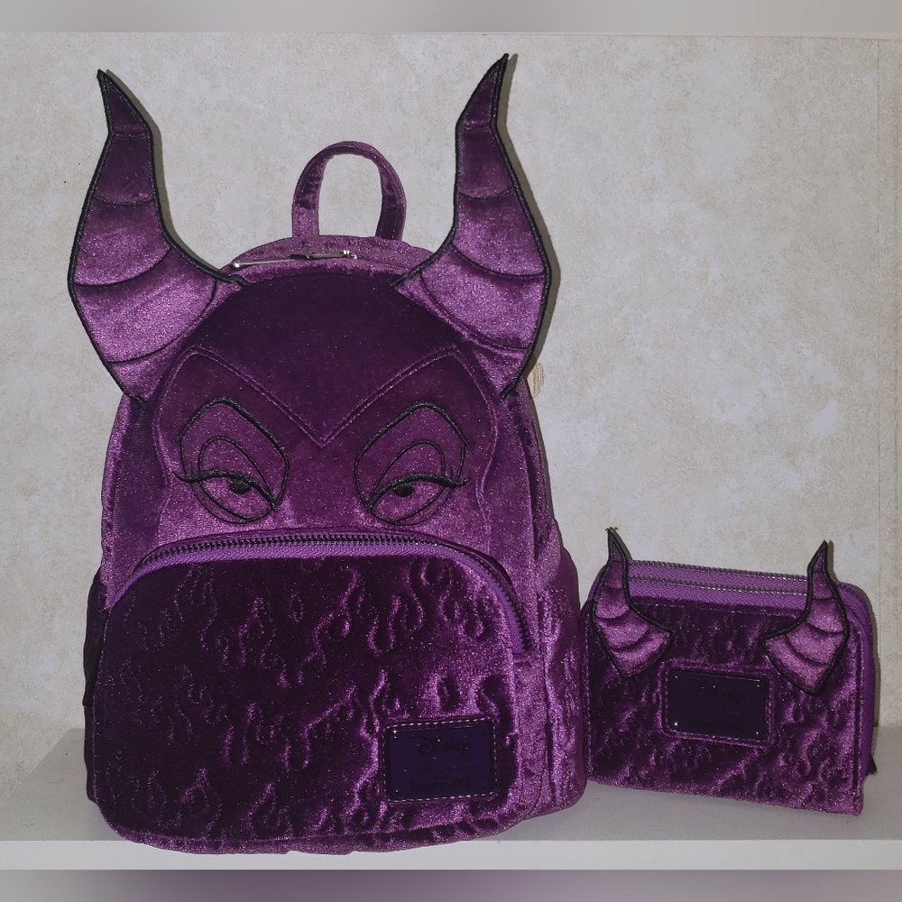 Sleeping Beauty Exclusive Purple Velvet Maleficent Figural Loungefly/Wallet Set